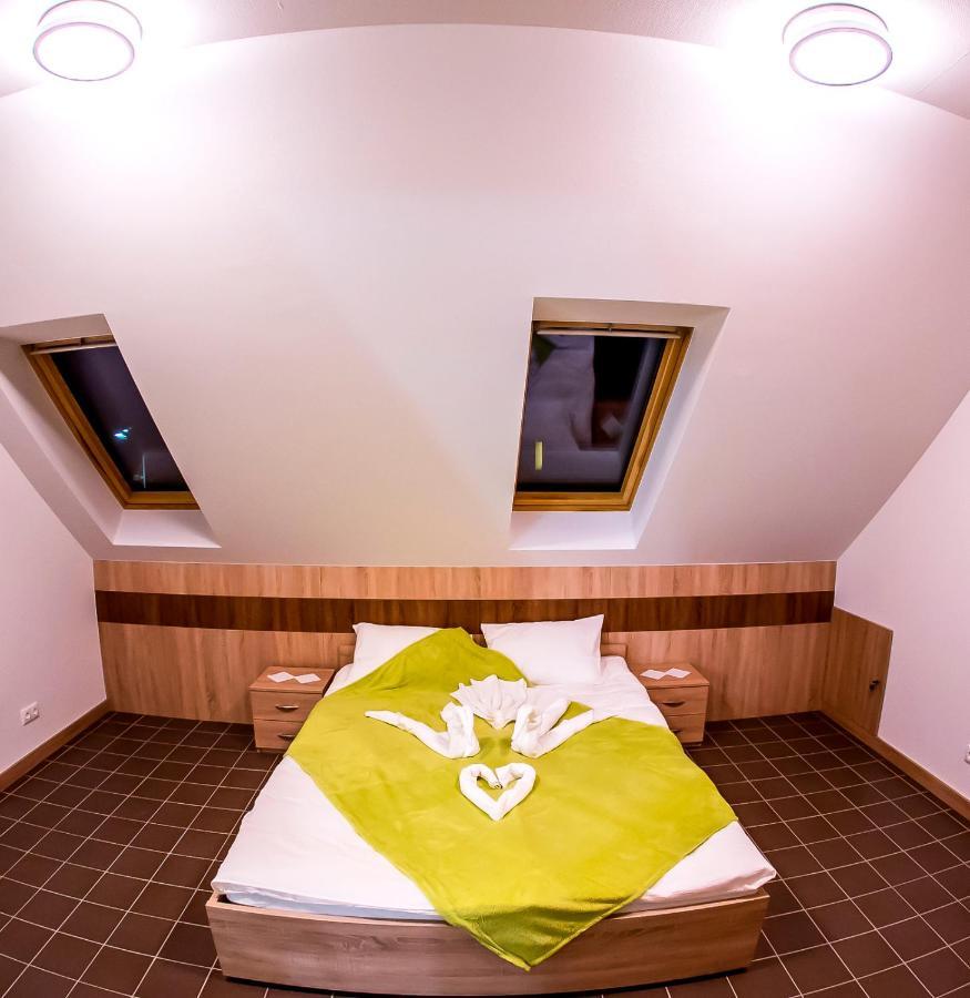 Cegléd Cvse Clubhaz Es Panzio Bed & Breakfast エクステリア 写真