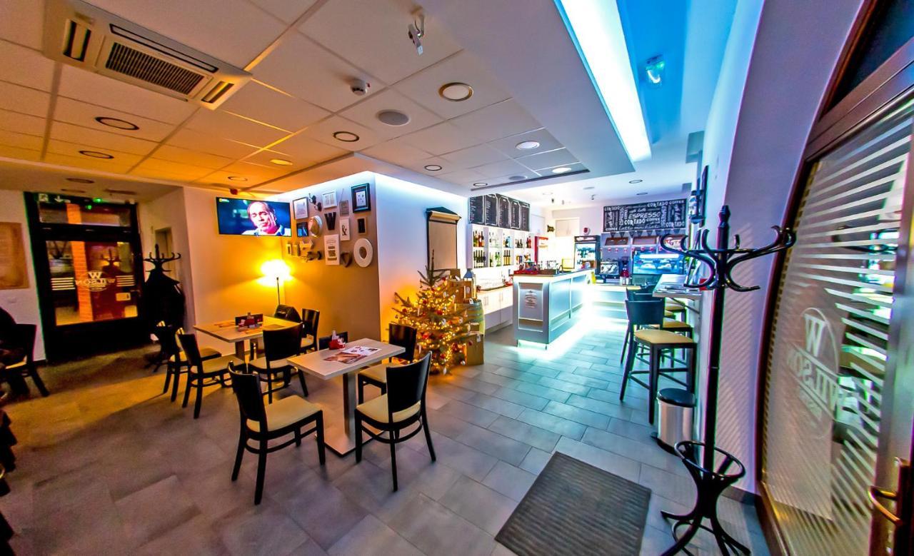 Cegléd Cvse Clubhaz Es Panzio Bed & Breakfast エクステリア 写真