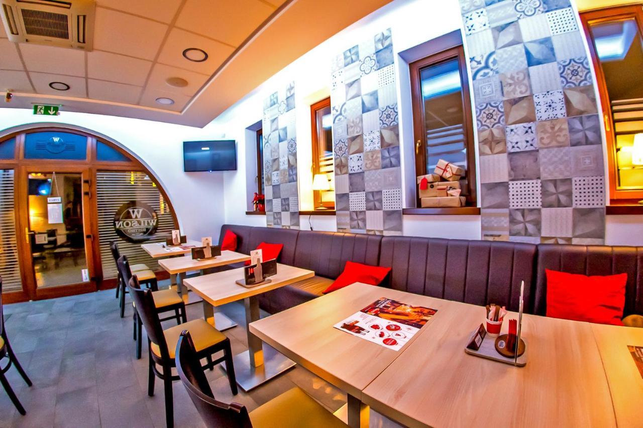 Cegléd Cvse Clubhaz Es Panzio Bed & Breakfast エクステリア 写真