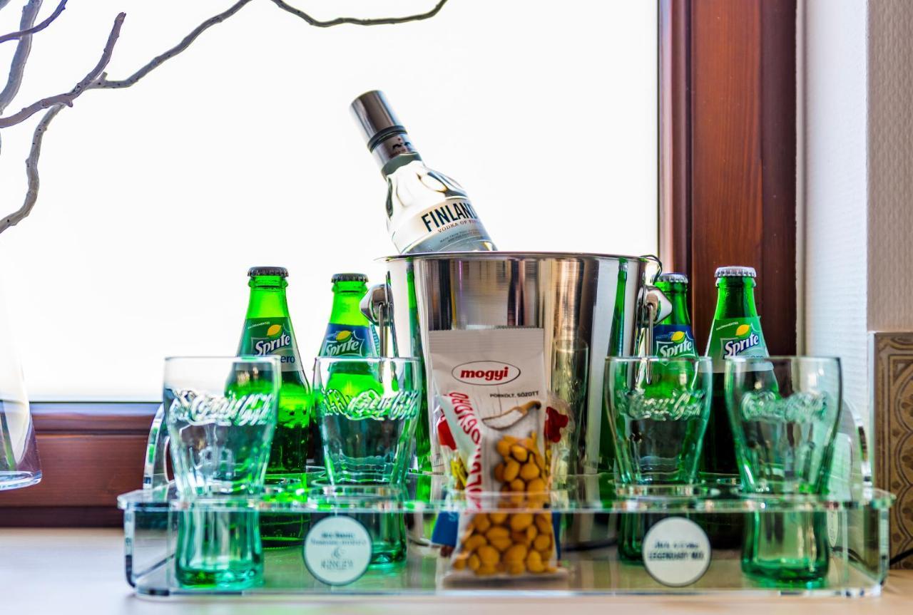 Cegléd Cvse Clubhaz Es Panzio Bed & Breakfast エクステリア 写真