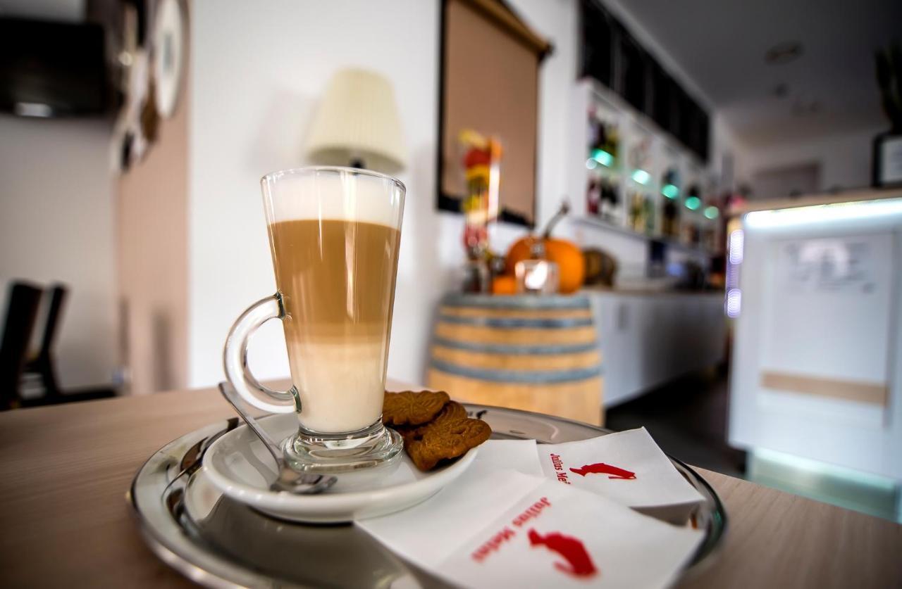 Cegléd Cvse Clubhaz Es Panzio Bed & Breakfast エクステリア 写真